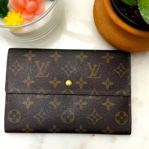 Vintage Louis Vuitton Pochette Passport Trifold Wallet Organizer Case LARGE - Picture 1 of 16